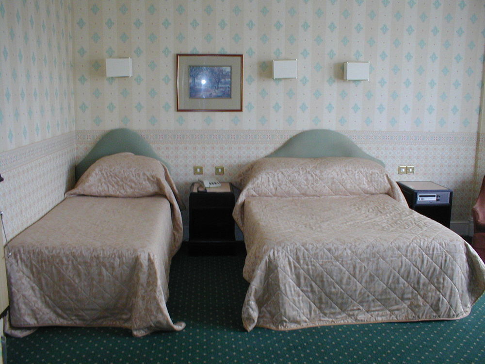 Glen Usk Hotel ลานดินดรอดเวลส์ ภายนอก รูปภาพ