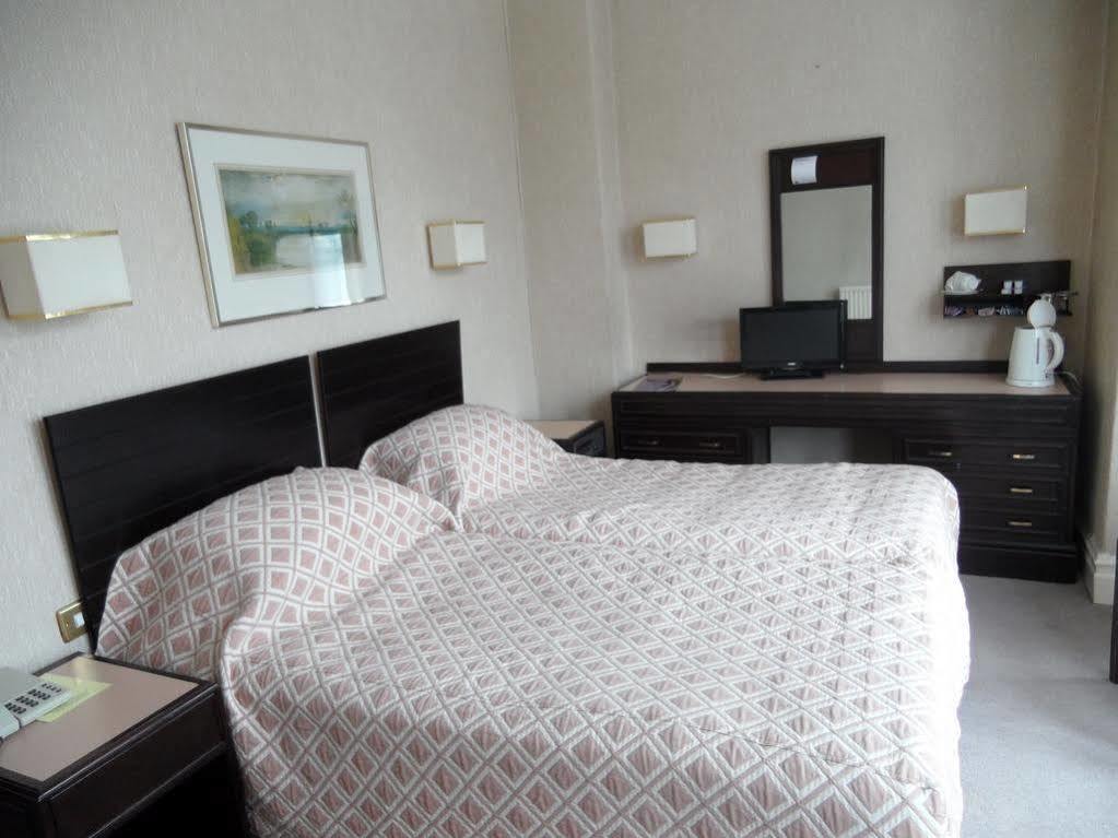 Glen Usk Hotel ลานดินดรอดเวลส์ ภายนอก รูปภาพ