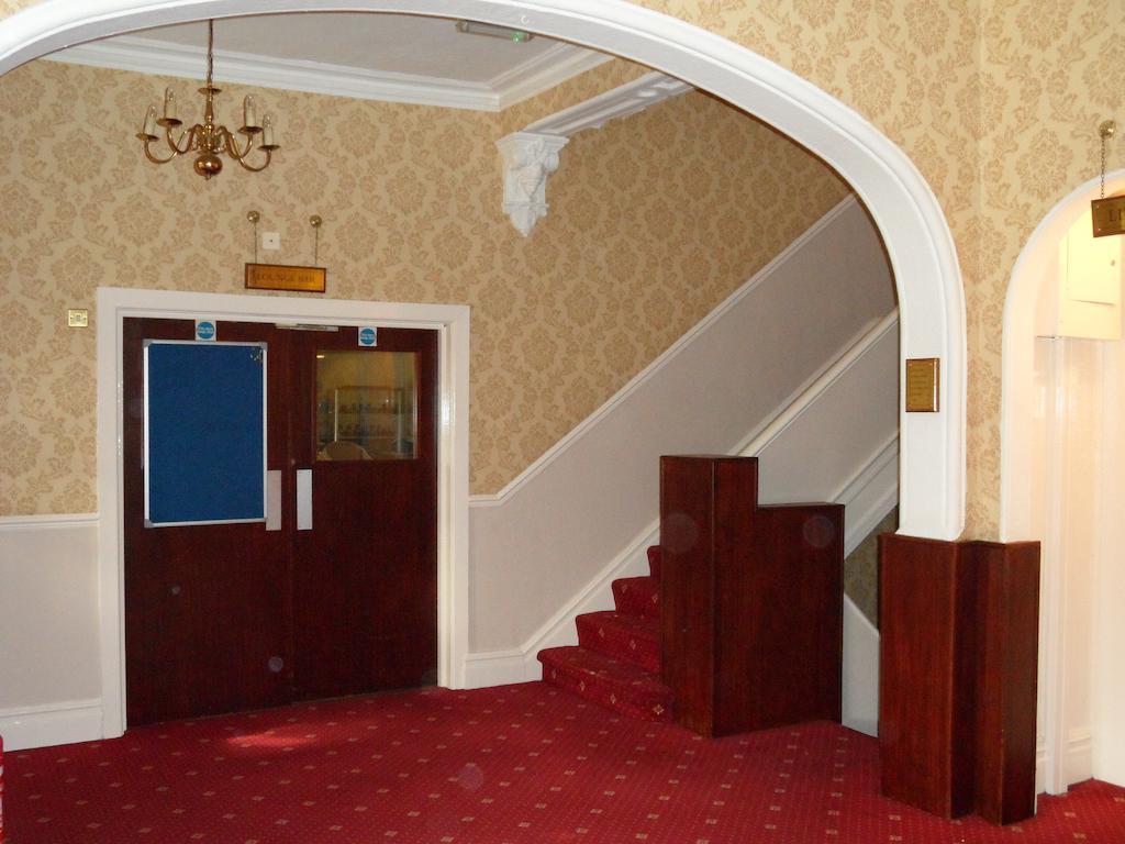 Glen Usk Hotel ลานดินดรอดเวลส์ ภายนอก รูปภาพ
